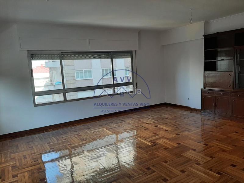 Foto cf779e7a-0de4-4680-9045-6c9dc6c2d08c. Piso en Camelias - Pi y Margall Vigo