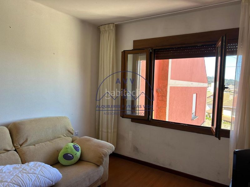 Foto 4c013d3c-c6a1-4486-b945-94b5724ba639. Casa amb calefacció aparcament piscina a Valadares - Beade Vigo