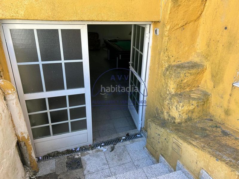 Foto 74df3034-d6c6-4c8b-9c1c-363e338f2679. Casa amb calefacció aparcament piscina a Valadares - Beade Vigo