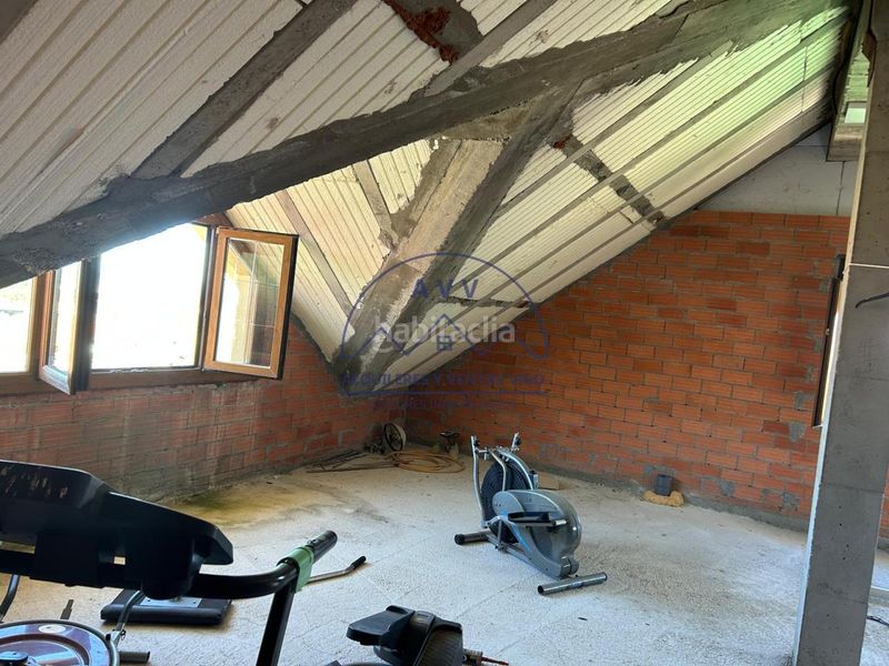 Foto 7874fe0f-83e8-4b90-bf3e-b245d42bee7e. Casa amb calefacció aparcament piscina a Valadares - Beade Vigo