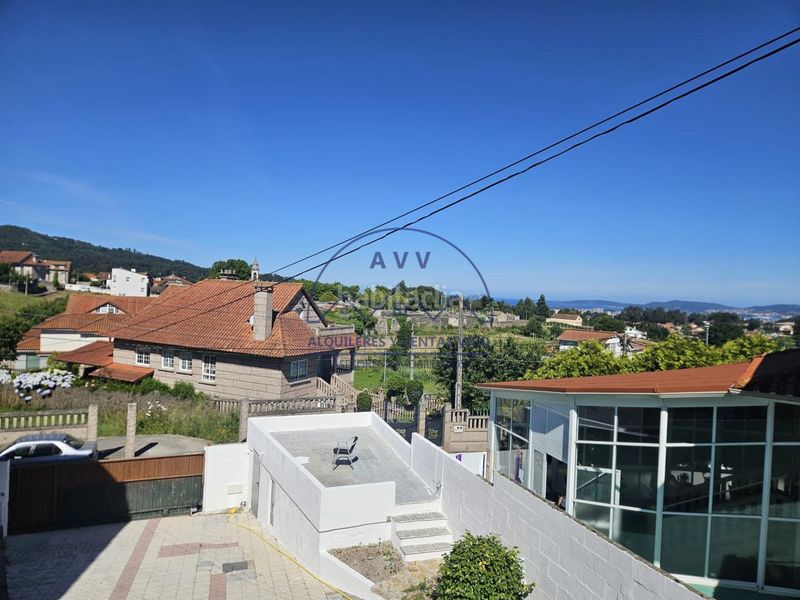 Foto b8b01940-3624-40c4-9a88-986124ff6af9. Casa amb calefacció aparcament piscina a Valadares - Beade Vigo