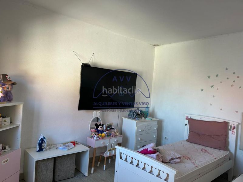 Foto cf9da8a2-fc40-4549-bfc1-b304161e434c. Casa amb calefacció aparcament piscina a Valadares - Beade Vigo