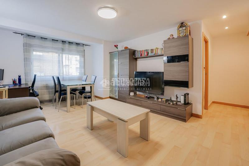 Foto 639bb5a4-fa4f-452a-9504-3a9aaf6d7597. Piso  en venta en Centre Ripollet