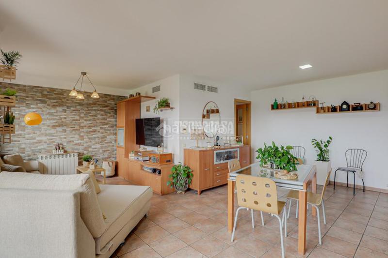 Foto 0072abcf-80c1-4d79-85f2-8b8bd277048c. Appartement avec chauffage parking dans Can Clos-Pinetons Ripollet