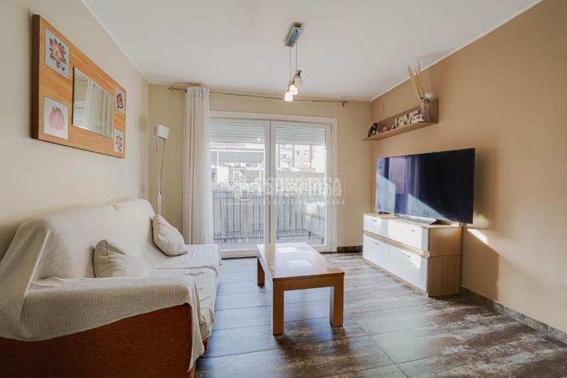 Foto 0f4258a8-0ef6-430d-99df-dcea63e1935a. Piso  en venta en Centre Ripollet