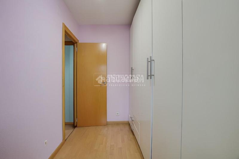 Foto fbeb596c-8972-4c01-87f8-b325c3eab11f. Pis amb calefacció a Centre Ripollet