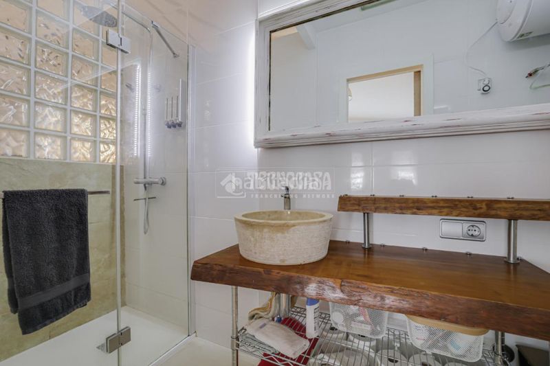 Foto 555d5853-5984-4cb6-994b-60c315c1d494. Local comercial amb calefacció a Sant miquel Granollers