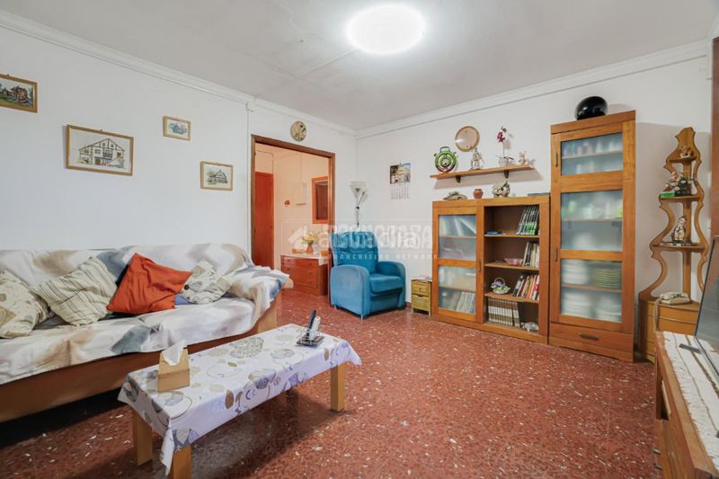 Foto 142b0672-7ed3-492b-8783-642b7bc44f8e. Flat in Casc Antic Ripollet