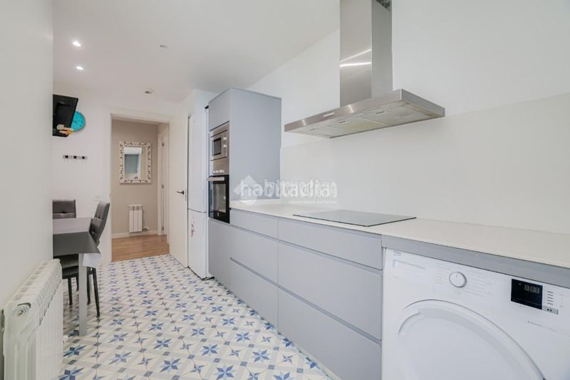Foto 8b490bab-0d73-4e87-95cf-2a60e222d4ba. Flat with heating parking pool in Casc Antic Ripollet