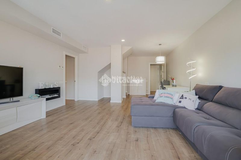 Foto e7a6dfb2-ee3c-4706-a6f0-0016e8c51db2. Flat with heating parking pool in Casc Antic Ripollet