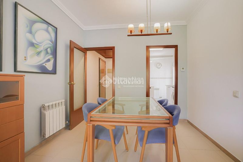 Foto 2da79b74-7fe3-4045-8854-a0457aa7427a. Flat with heating parking in Can Clos-Pinetons Ripollet
