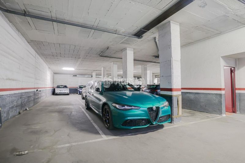 Foto 4b416f05-78d8-4a2f-b625-3a440a9dd41a. Flat with heating parking in Can Clos-Pinetons Ripollet
