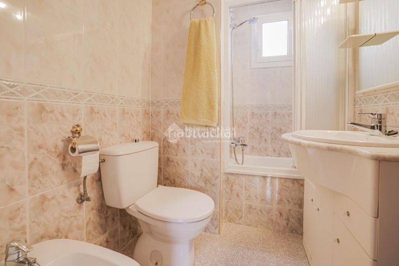 Foto af89c6d8-c5c6-4643-8767-5d136d94ad59. Flat with heating parking in Can Clos-Pinetons Ripollet