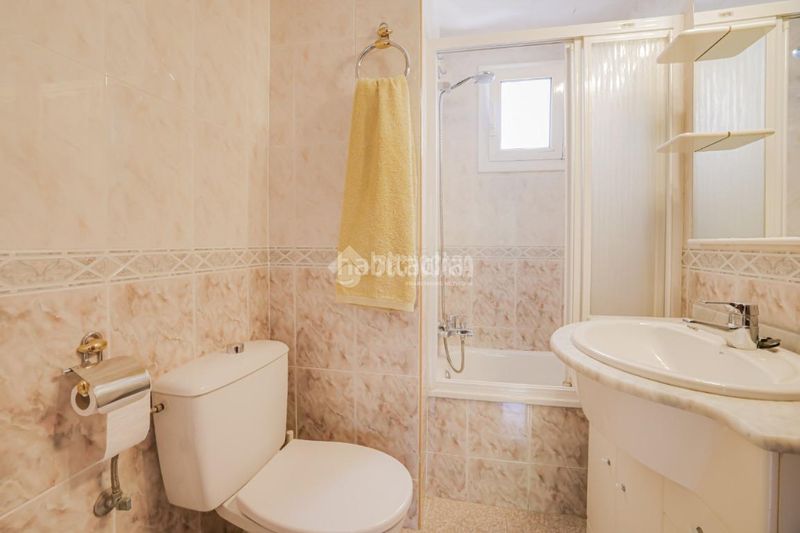 Foto cc4e174f-d83d-40f5-878b-79fa4cd66152. Flat with heating parking in Can Clos-Pinetons Ripollet