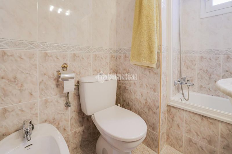Foto dbf0bfb6-5187-4134-9160-1029a9cfa1c8. Flat with heating parking in Can Clos-Pinetons Ripollet