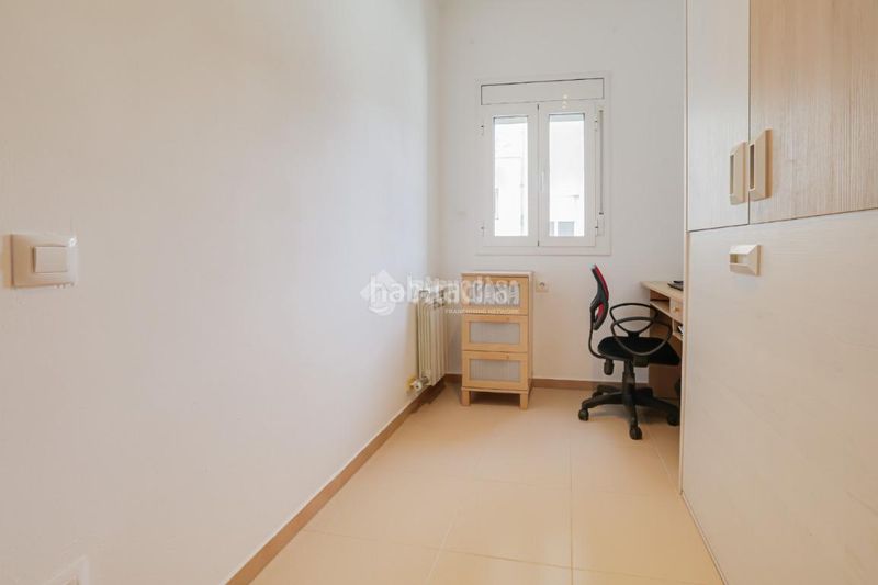 Foto e7d8f252-dfa9-4c96-868e-518692278a63. Flat with heating parking in Can Clos-Pinetons Ripollet