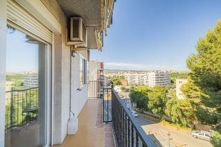Flat in Can Clos-Pinetons. Piso en venta en ripollet