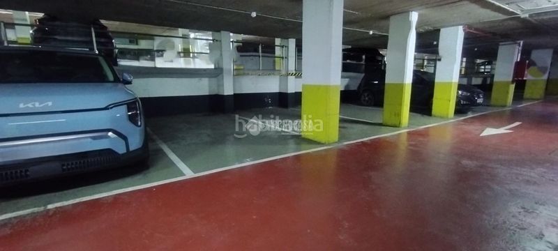 Foto c6704761-f95f-485d-9a63-fe4e14cd8a08. Aparcament cotxe a Centre Granollers