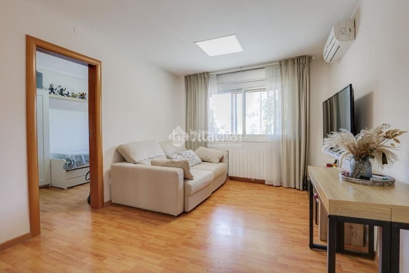 Foto 435ab363-8dfd-4b5d-aef0-64d134da2e4e. Piso  en venta en Ajuntament-Maragall Ripollet