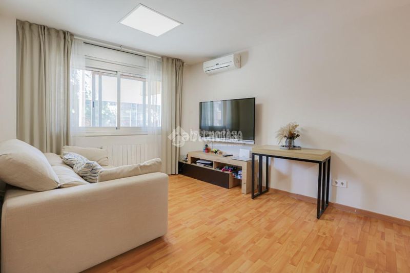 Foto 5acc9968-2665-49b2-a437-7461db720c61. Piso  en venta en Ajuntament-Maragall Ripollet