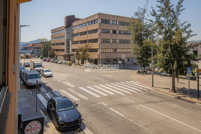 Foto 86a216e0-f3cb-4f13-bd2e-7482af5d8a2c. Piso  en venta en Ajuntament-Maragall Ripollet