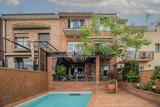 Towny house in Font Verda. Casa en venta en granollers