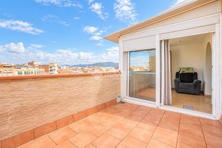 Flat in Ajuntament-Maragall. Piso en venta en ripollet