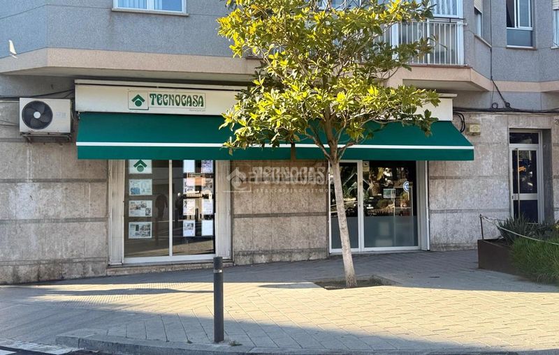 Foto b14f2c33-a117-49fe-a992-b44a58f08da9. Local comercial a Les Planes Sant Joan Despí