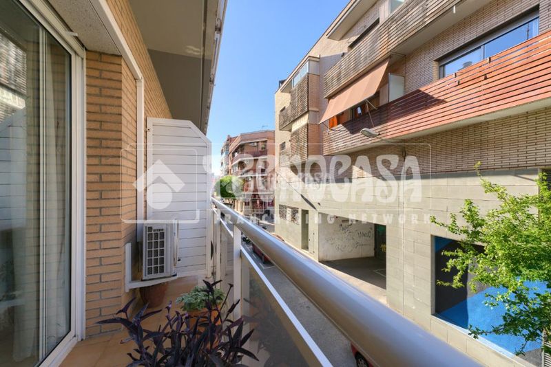 Foto a27f3d97-fa52-44db-9e89-555b8ca2e9ef. Pis amb aparcament a El Pedró Cornellà de Llobregat
