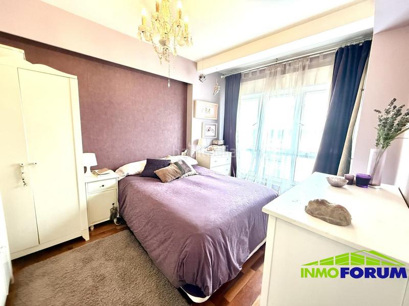 Foto 188afa00-92f4-4589-86a0-d4646986a8d5. Pis amb calefacció a Cuatro Caminos - Plaza de la Cubela Coruña (A)