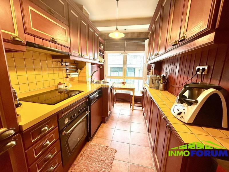 Foto 2c037efd-84d9-415b-baed-35d166f79b90. Piso en Cuatro Caminos - Plaza de la Cubela Coruña (A)