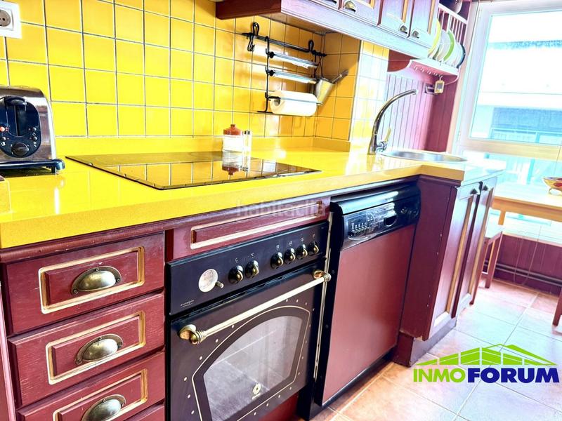 Foto bf700d1c-f67d-492e-8f21-2d898b9425ad. Piso en Cuatro Caminos - Plaza de la Cubela Coruña (A)