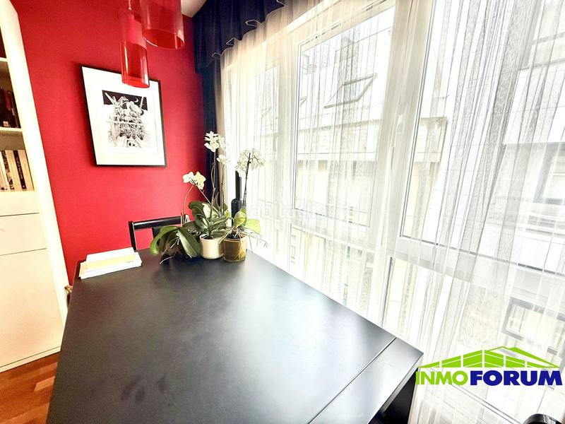 Foto c271c9df-4921-4022-adc2-2176a602b355. Piso en Cuatro Caminos - Plaza de la Cubela Coruña (A)