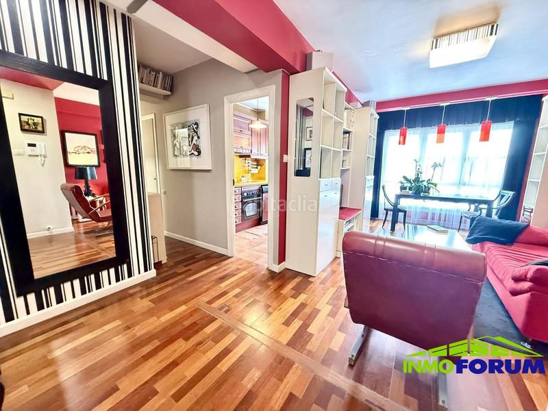 Foto d27bf28e-93db-4f9f-bea4-c4839f47c2cb. Piso en Cuatro Caminos - Plaza de la Cubela Coruña (A)