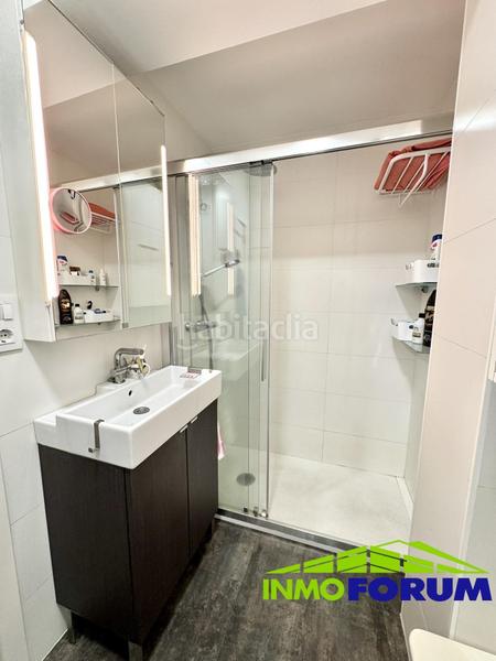 Foto d4bf6d01-b13b-40fa-b713-8f48a4101a2c. Piso en Cuatro Caminos - Plaza de la Cubela Coruña (A)