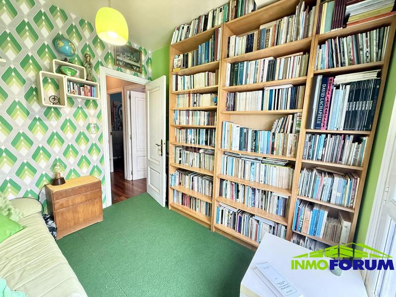 Foto f6ccdf16-e1d9-49c7-875d-596014886980. Piso en Cuatro Caminos - Plaza de la Cubela Coruña (A)