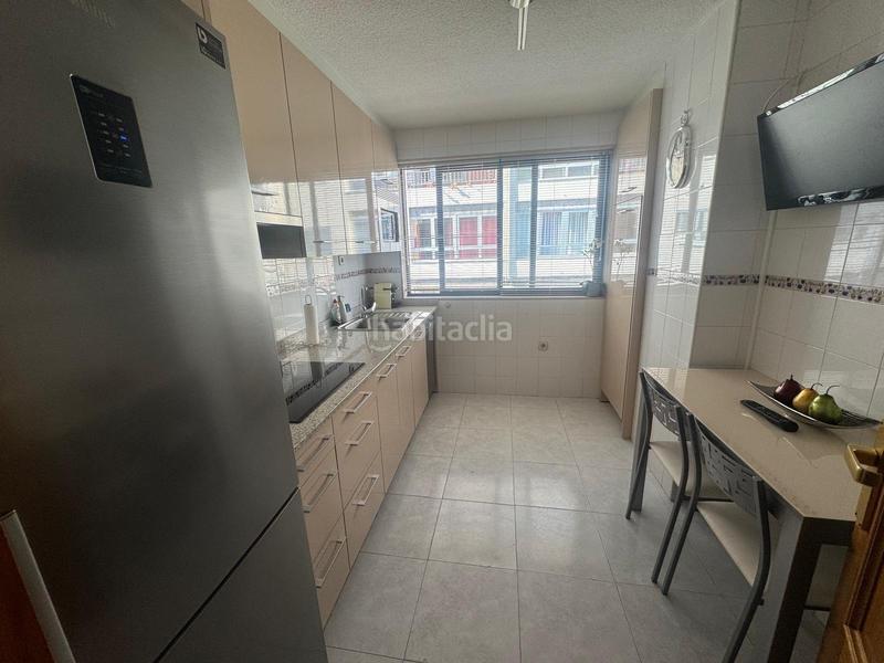 Foto 37ad5a6b-8845-4e13-8af1-e6eb2c2cecf8. Piso santa cristina. piso amplio con garaje y trastero en Oleiros