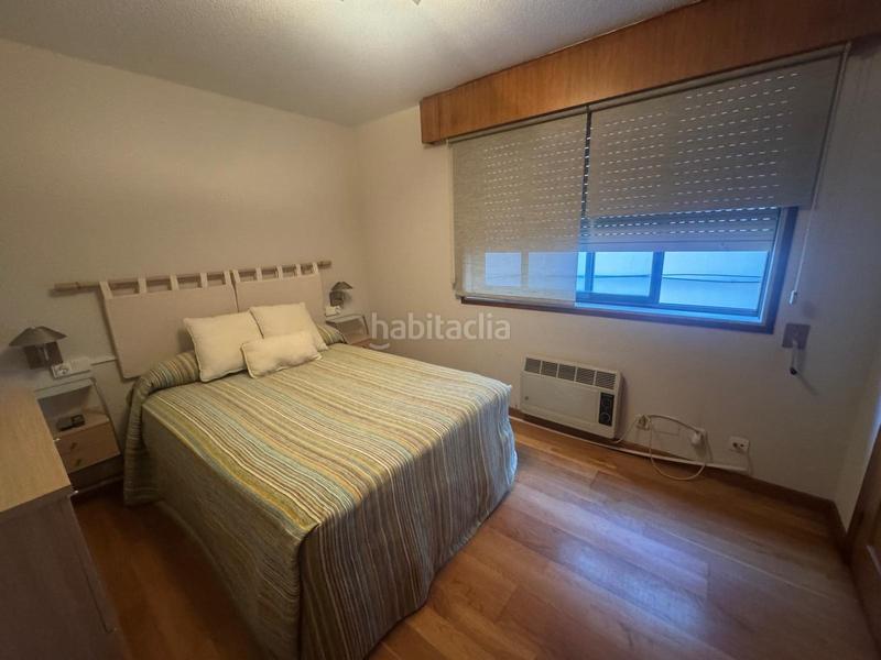 Foto 41847422-289e-40d8-afb4-72633863874d. Piso santa cristina. piso amplio con garaje y trastero en Oleiros