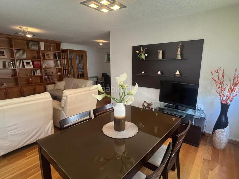 Foto 4714c549-af01-4217-9509-7f4d150214df. Piso santa cristina. piso amplio con garaje y trastero en Oleiros