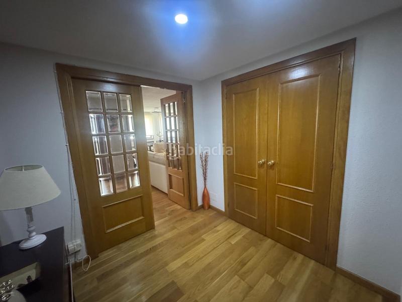 Foto 63f7716e-b2d4-44be-84cc-903364dc7793. Piso santa cristina. piso amplio con garaje y trastero en Oleiros
