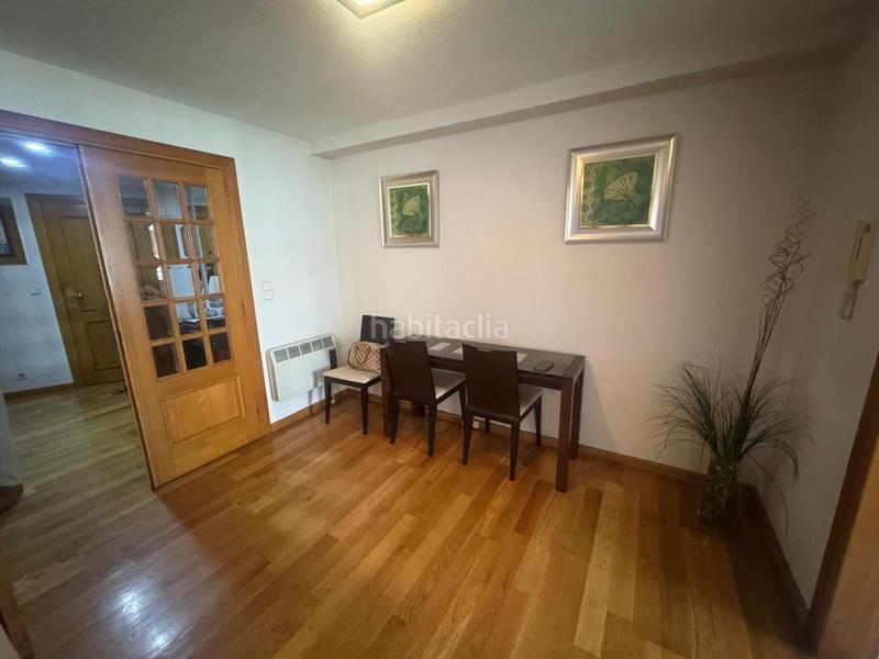 Foto 84d354c1-a3fd-44c4-8d52-f15e8d84502d. Piso santa cristina. piso amplio con garaje y trastero en Oleiros