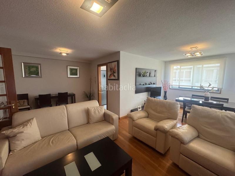 Foto 8fc28774-7a67-45cd-b5f9-be80c0588bd0. Piso santa cristina. piso amplio con garaje y trastero en Oleiros