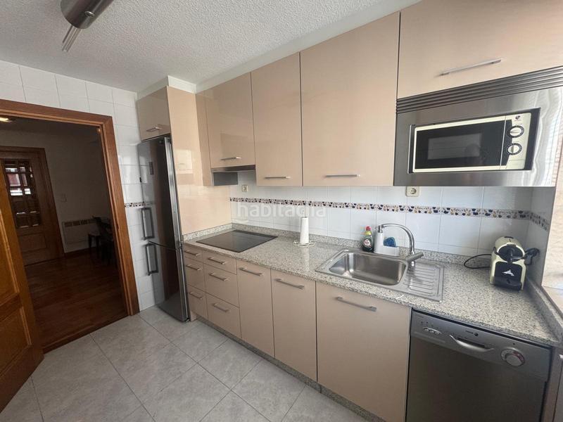 Foto bc3d5853-755d-4955-97a7-528cb297d1a8. Piso santa cristina. piso amplio con garaje y trastero en Oleiros