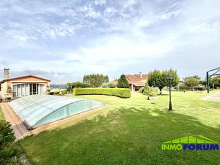 Chalet  Avenida castellana. Precioso chalet con piscina, barbacoa en una hermosa parcela