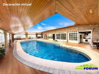 Chalet  Lugar pravio. Exclusivo chalet con piscina climatizada y gran parcela urbana e