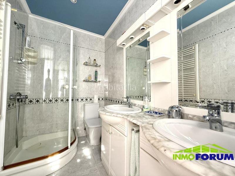 Foto 1b9ec1aa-a00a-410e-82ed-7ebeccc39b14. Chalet avec chauffage parking piscine dans Cambre