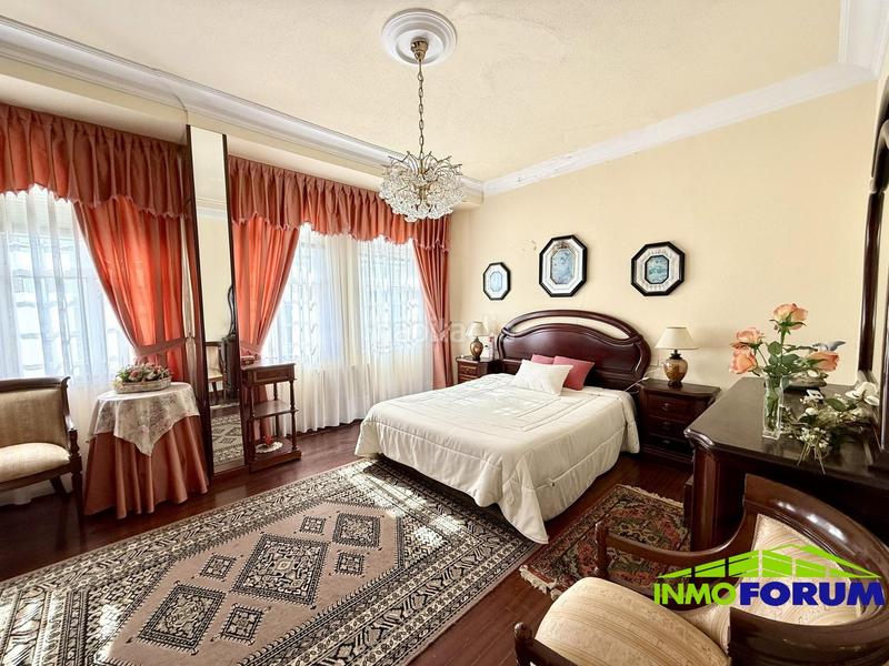 Foto 23f4759e-f1fb-49a0-9b98-eb9cdcab7c2f. Chalet avec chauffage parking piscine dans Cambre