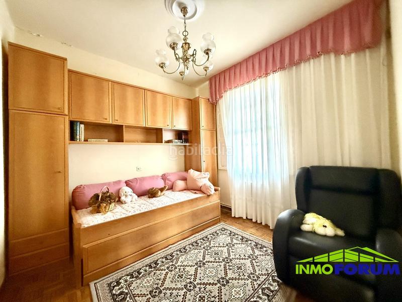 Foto 29f2d114-0b3a-4987-bae6-516a9ad062a6. Chalet avec chauffage parking piscine dans Cambre