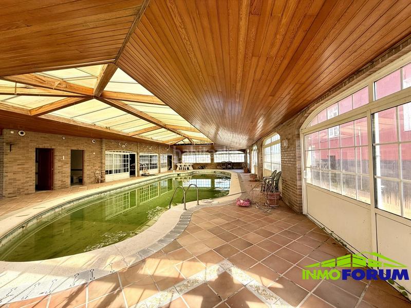 Foto 2f406493-3117-4a02-8e5a-bed7ee0f1cd0. Chalet avec chauffage parking piscine dans Cambre