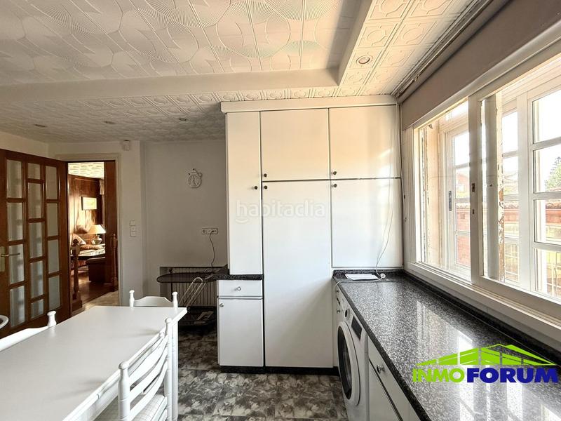 Foto 66147f3d-9b8e-4f35-950e-941b1ef6151a. Chalet avec chauffage parking piscine dans Cambre